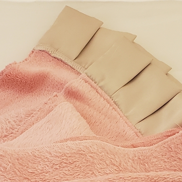 New Stock, Made in Canada, $10 Baby blankets satin ruffle - Picture 2 of 2